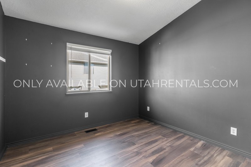 Vibrant, Light-Filled Home with Movie Theater Basement! property image