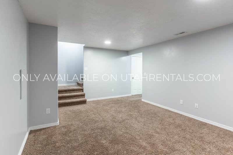 Vibrant, Light-Filled Home with Movie Theater Basement! property image