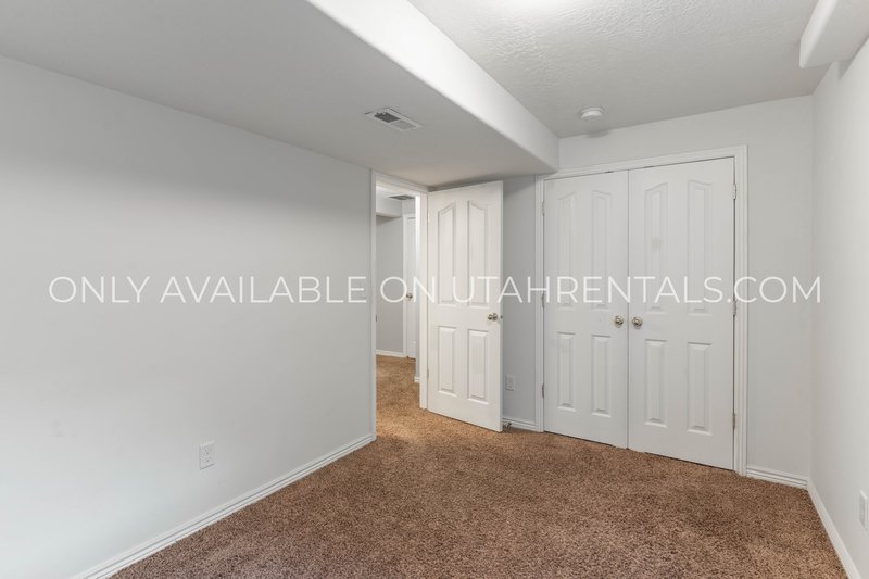 Vibrant, Light-Filled Home with Movie Theater Basement! property image