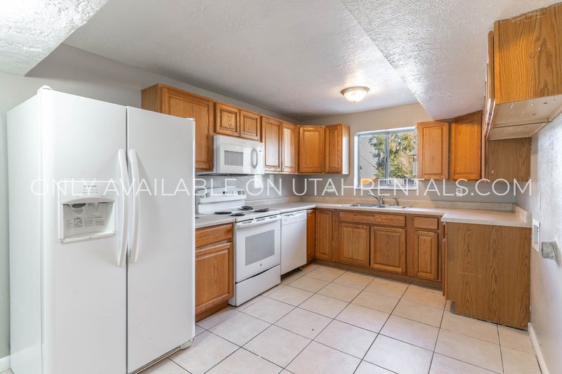 Modern & Spacious West Valley City Duplex – Available Now! property image