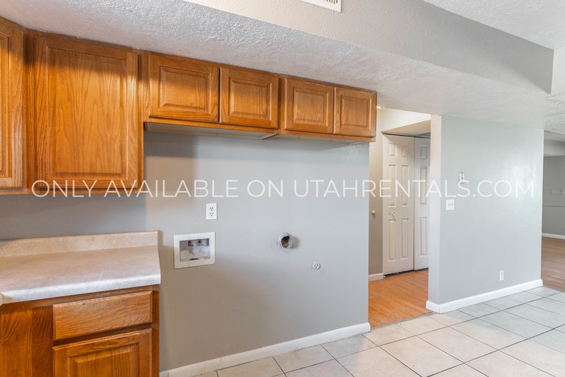Modern & Spacious West Valley City Duplex – Available Now! property image