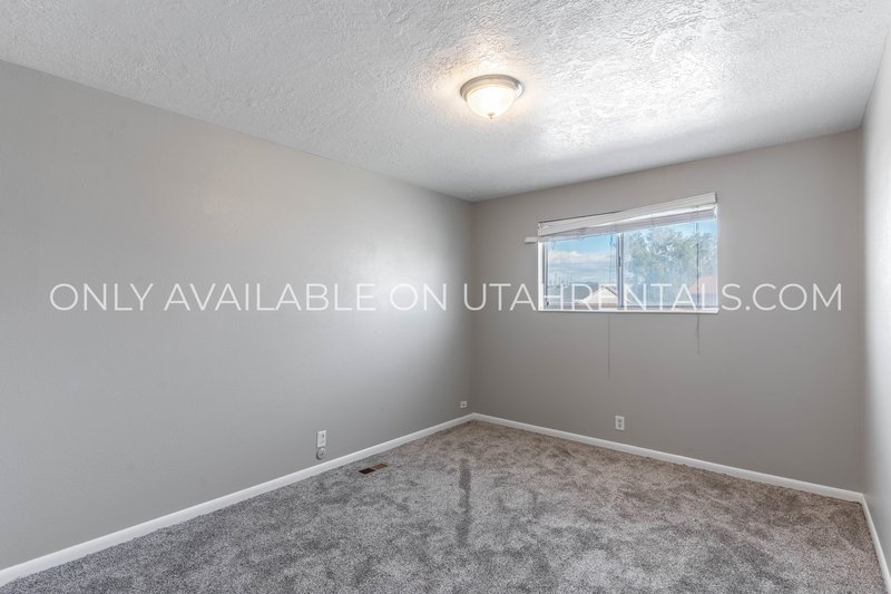 Modern & Spacious West Valley City Duplex – Available Now! property image