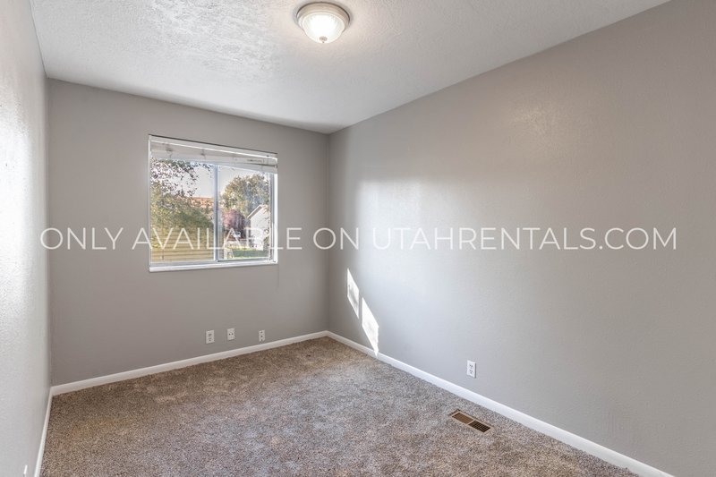 Modern & Spacious West Valley City Duplex – Available Now! property image