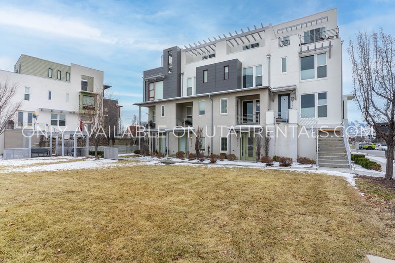 Stylish 3-Bed Home in Daybreak | Prime Location & Modern Living! property image