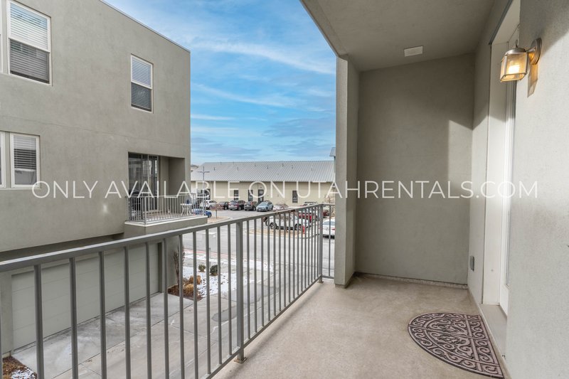 Stylish 3-Bed Home in Daybreak | Prime Location & Modern Living! property image