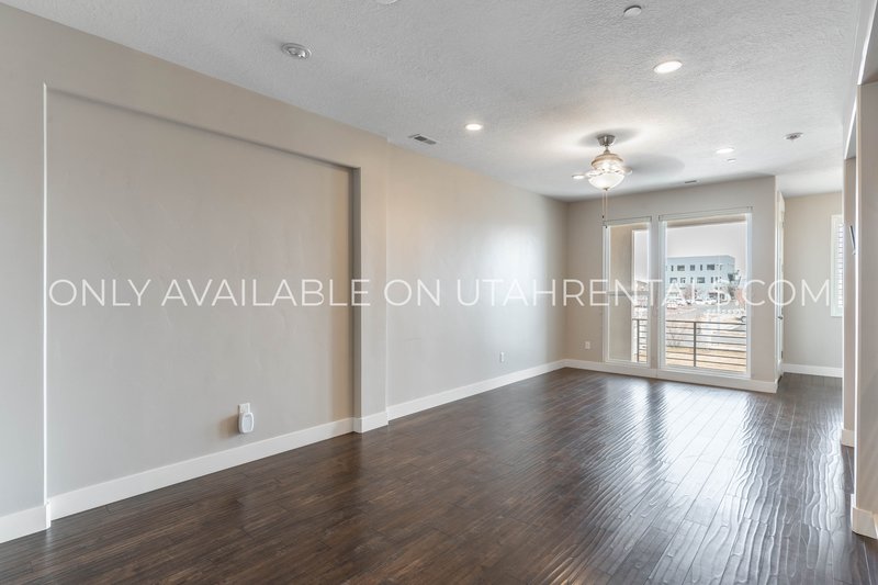 Stylish 3-Bed Home in Daybreak | Prime Location & Modern Living! property image