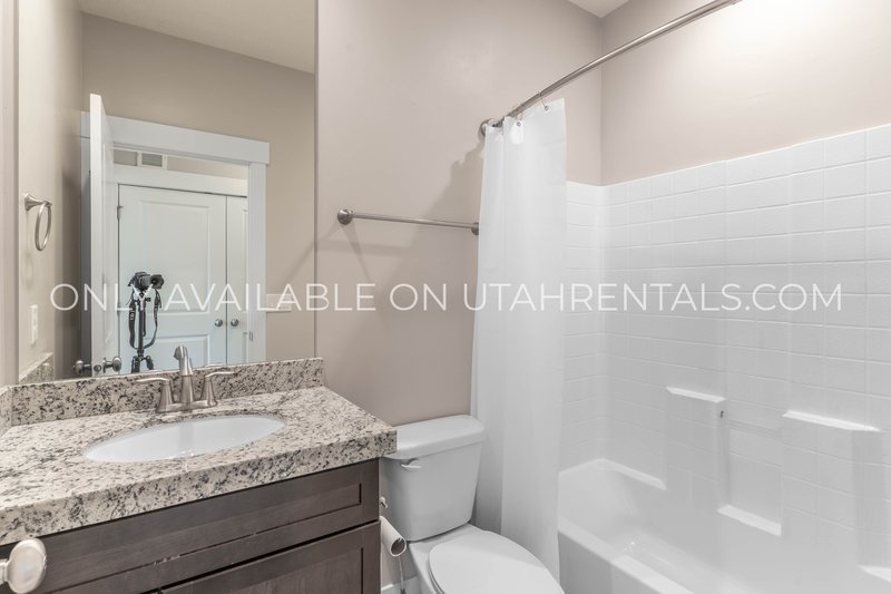 Stylish 3-Bed Home in Daybreak | Prime Location & Modern Living! property image