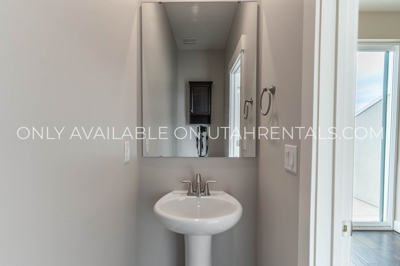 Stylish 3-Bed Home in Daybreak | Prime Location & Modern Living! property image