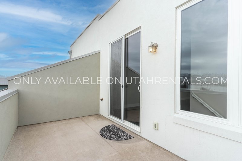 Stylish 3-Bed Home in Daybreak | Prime Location & Modern Living! property image