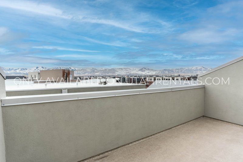 Stylish 3-Bed Home in Daybreak | Prime Location & Modern Living! property image