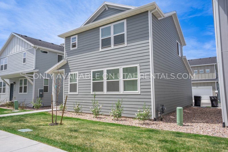 Charming 3-Bed Home in Arrowhead Park – Great Location & Pet-Friendly! property image