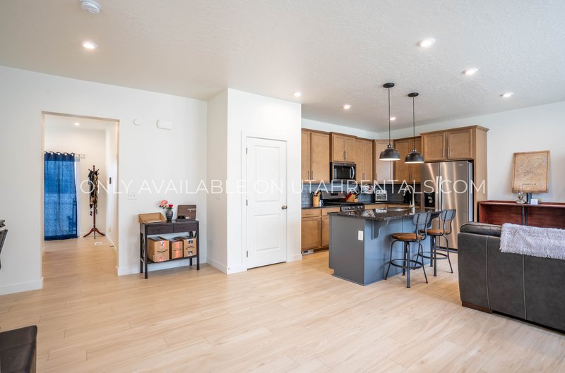 Charming 3-Bed Home in Arrowhead Park – Great Location & Pet-Friendly! property image