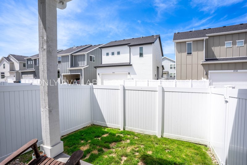 Charming 3-Bed Home in Arrowhead Park – Great Location & Pet-Friendly! property image