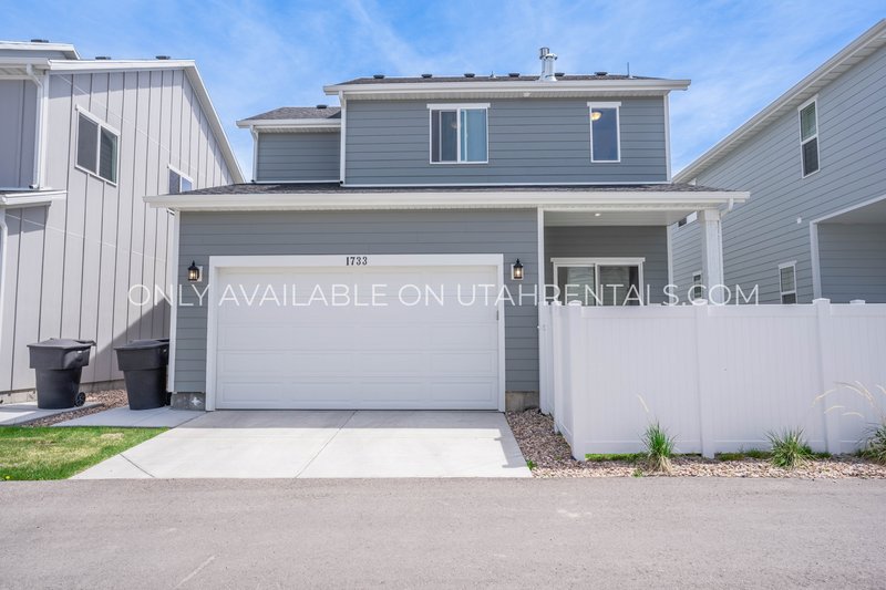 Charming 3-Bed Home in Arrowhead Park – Great Location & Pet-Friendly! property image