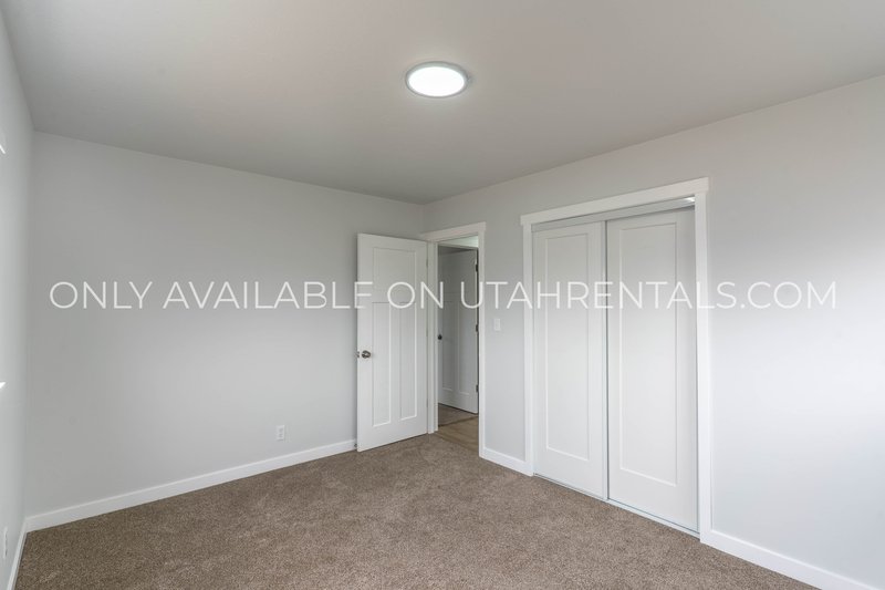 Beautiful Duplex Apartment 4 bd/2 ba property image