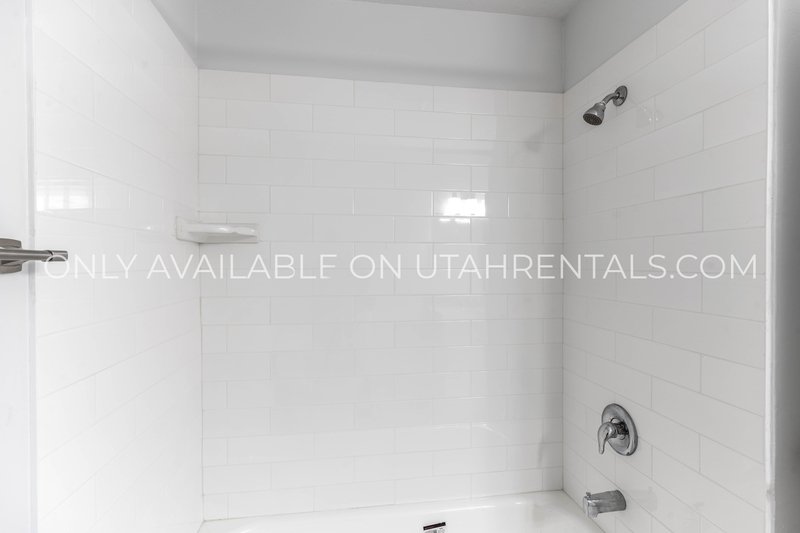 Beautiful Duplex Apartment 4 bd/2 ba property image