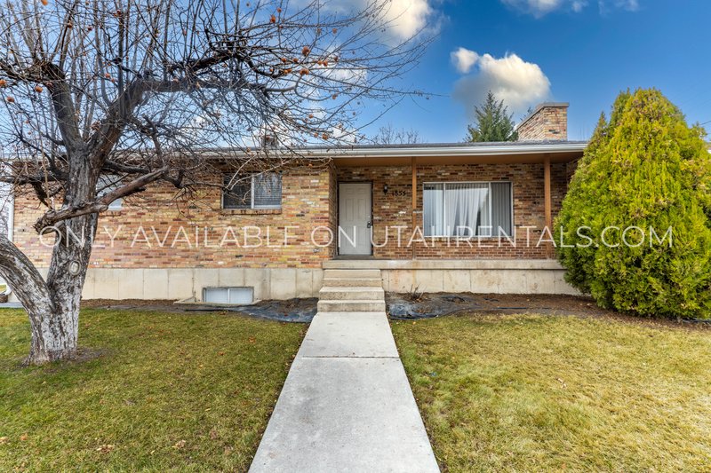 Beautiful Duplex Apartment 4 bd/2 ba property image