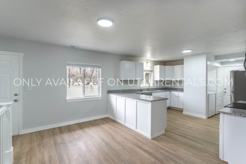 Beautiful Duplex Apartment 4 bd/2 ba property image
