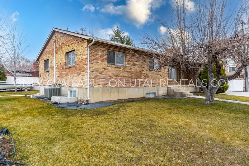 Beautiful Duplex Apartment 4 bd/2 ba property image