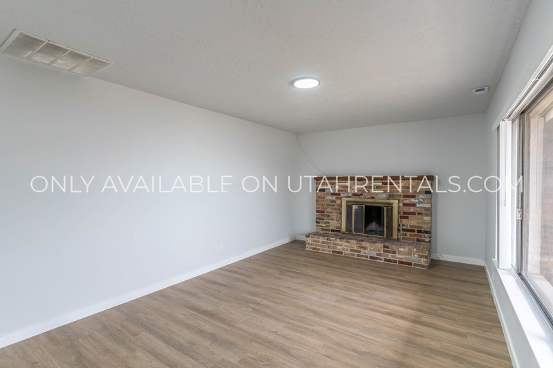 Beautiful Duplex Apartment 4 bd/2 ba property image