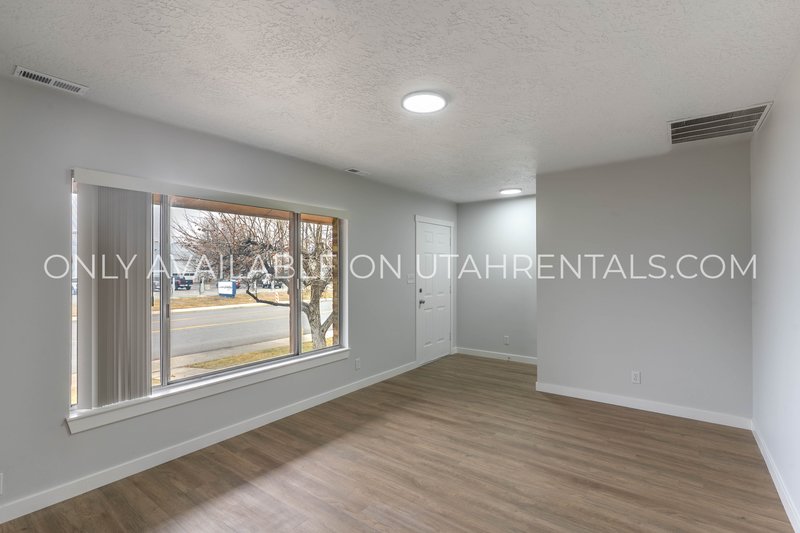 Beautiful Duplex Apartment 4 bd/2 ba property image