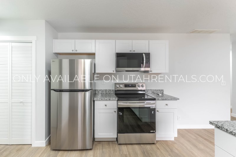 Beautiful Duplex Apartment 4 bd/2 ba property image