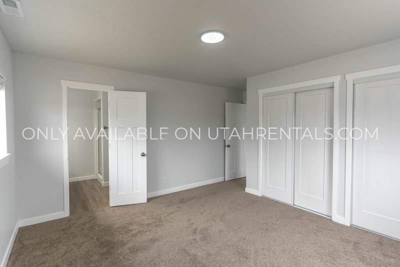 Beautiful Duplex Apartment 4 bd/2 ba property image