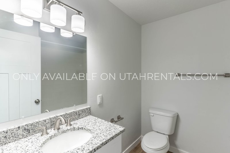 Beautiful Duplex Apartment 4 bd/2 ba property image
