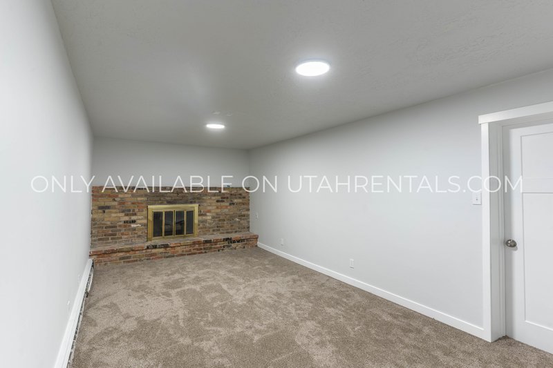 Beautiful Duplex Apartment 4 bd/2 ba property image