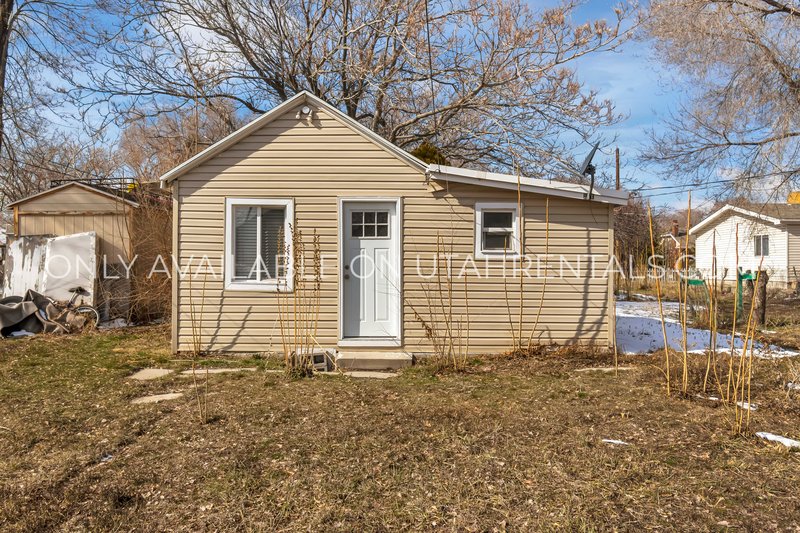 1-Bed 1-Bath Apartment Near Peace Gardens property image