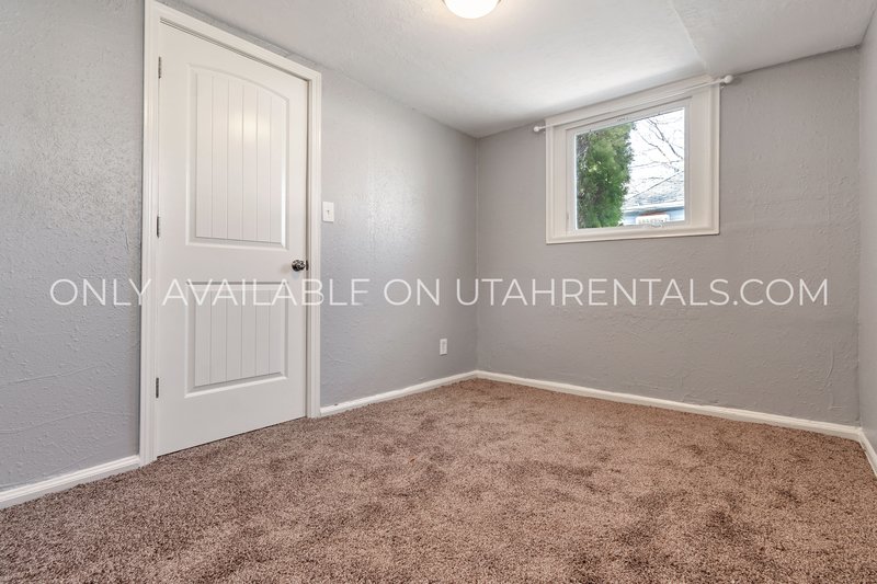 1-Bed 1-Bath Apartment Near Peace Gardens property image