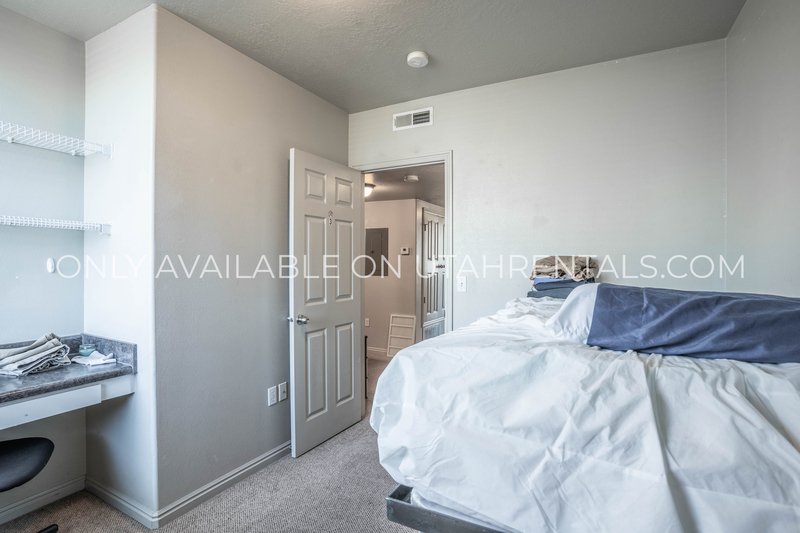 Private Room Available at Lanai D3 property image