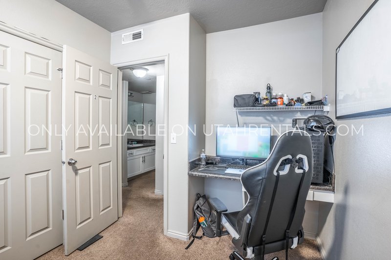 Private Room Available at Lanai D3 property image