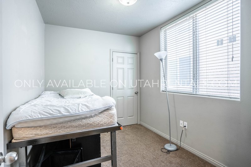 Private Room Available at Lanai D3 property image