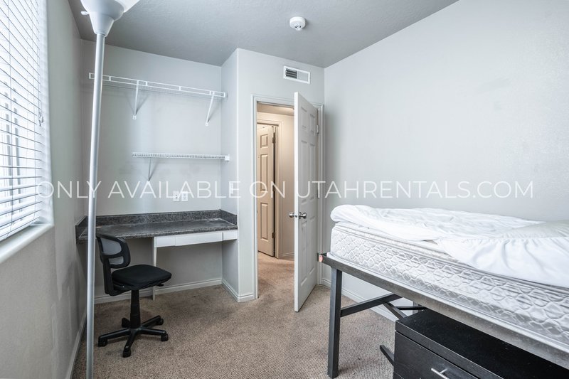 Private Room Available at Lanai D3 property image