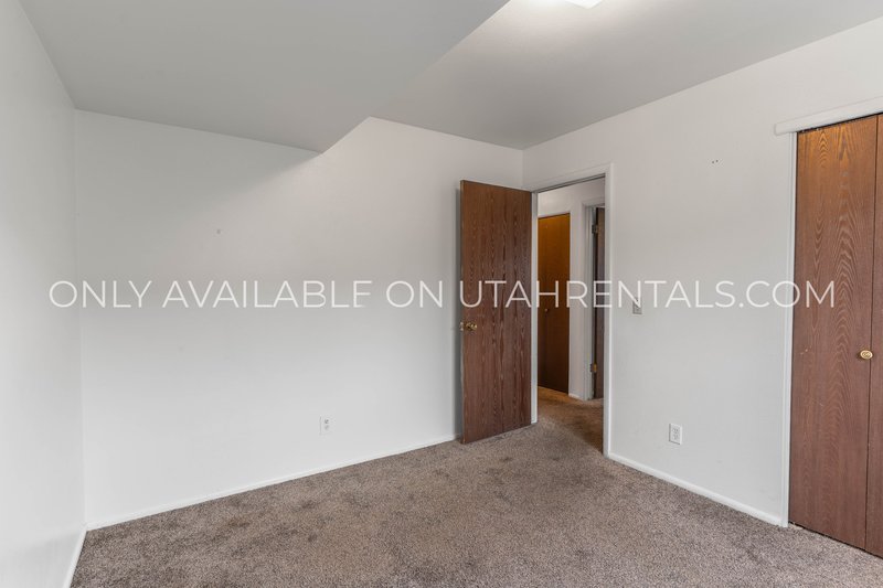 Charming 2-bedroom, 1.5-bathroom condominium in provo property image