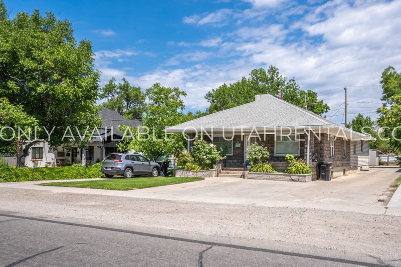 Nice Large Basement unit in Springville property image
