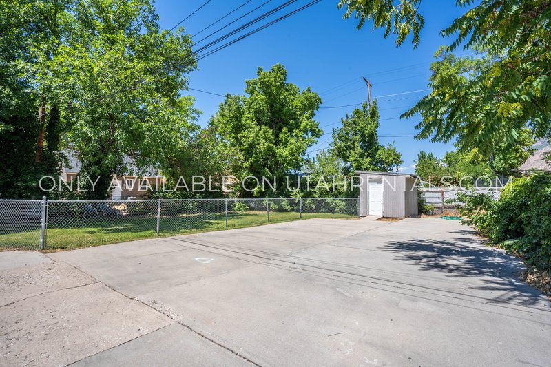 Nice Large Basement unit in Springville property image