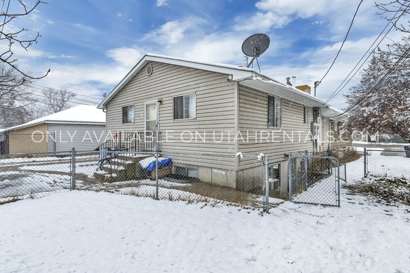 Nice Large Basement unit in Springville property image