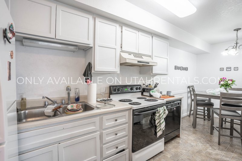Private Master Bedroom with Walk-In Closet and Private Bathroom at Stonebridge property image