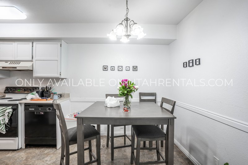 Private Master Bedroom with Walk-In Closet and Private Bathroom at Stonebridge property image