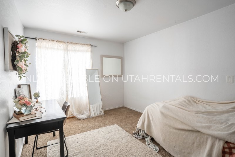 Private Master Bedroom with Walk-In Closet and Private Bathroom at Stonebridge property image