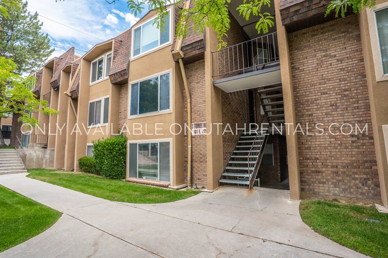 Private Master Bedroom with Walk-In Closet and Private Bathroom at Stonebridge property image