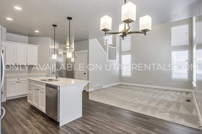 Stunning End-Unit Townhome in Lehi's 