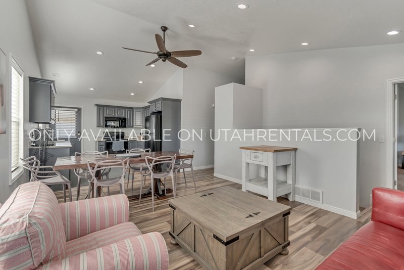 Charming & Spacious 5-Bedroom Home in Heber City property image