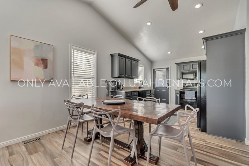 Charming & Spacious 5-Bedroom Home in Heber City property image
