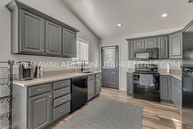 Charming & Spacious 5-Bedroom Home in Heber City property image