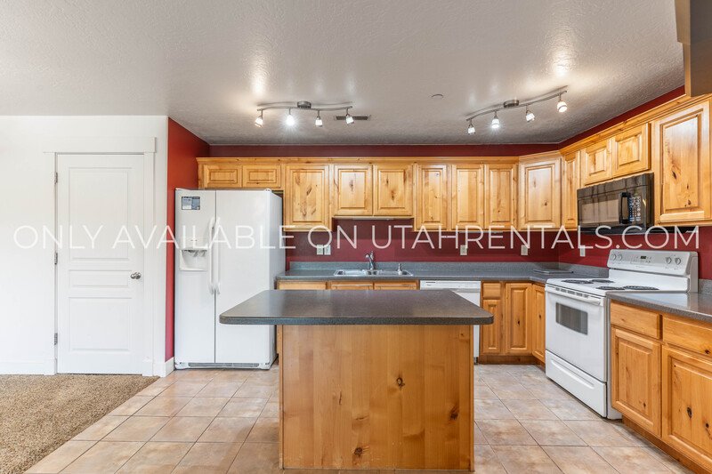 Condo in Canyon Village situated in very convenient area of Provo. property image