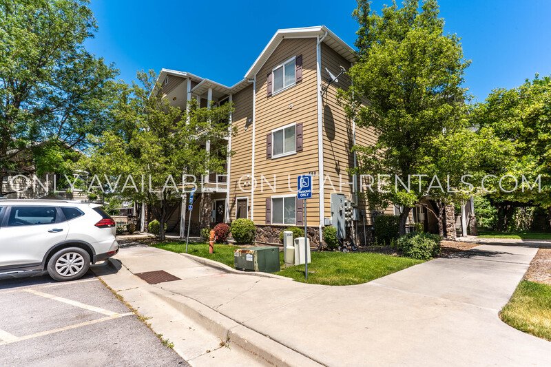 Condo in Canyon Village situated in very convenient area of Provo. property image