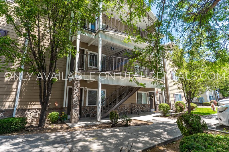 Condo in Canyon Village situated in very convenient area of Provo. property image